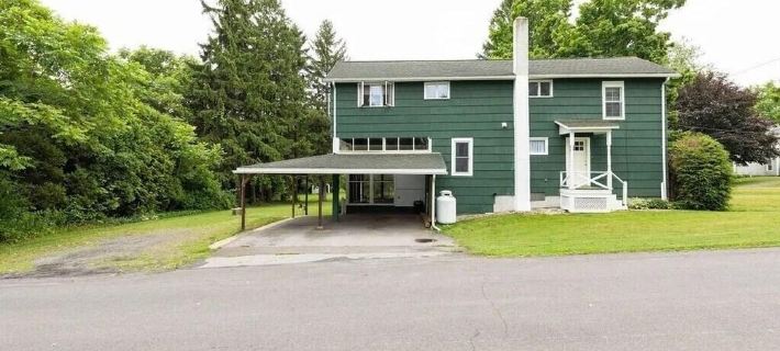 Spacious 5-bedroom house, WiFi, AC, 1 block from Lake & Main St. Hotele w: Cayuga County