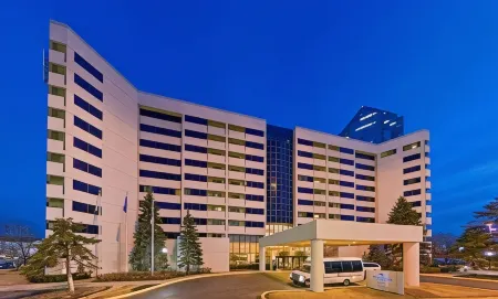 Hilton Chicago/Oak Brook Suites Отели рядом с достопримечательностью «Drury Lane»