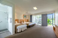 Paradise Hotel & Resort