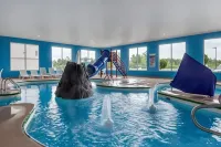 Comfort Suites - Pools