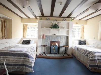 Barons Court Hotel