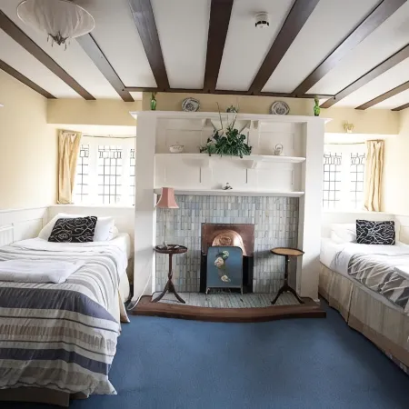 Barons Court Hotel