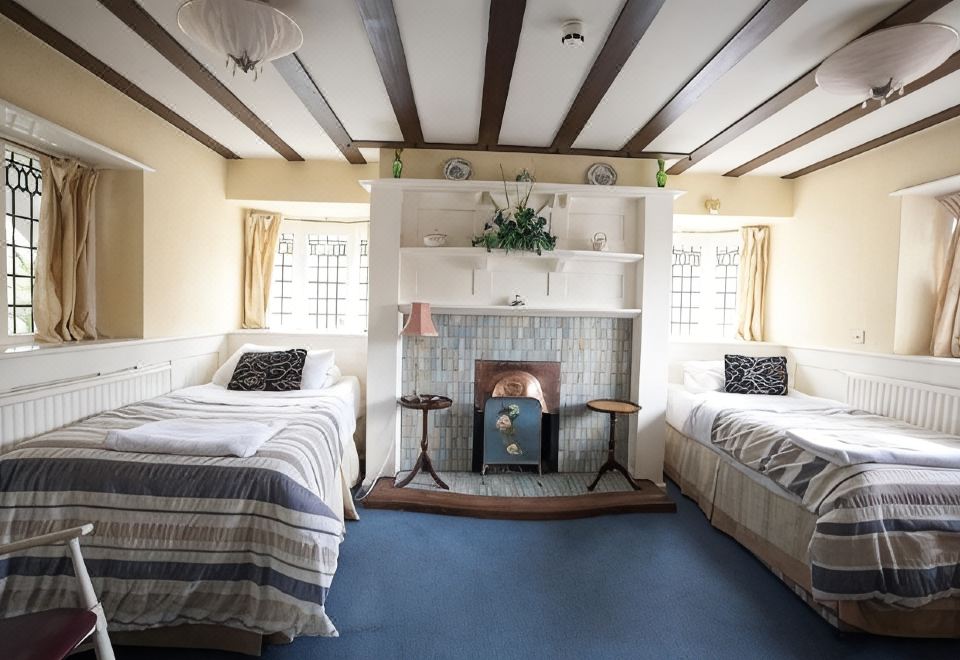 Barons Court Hotel