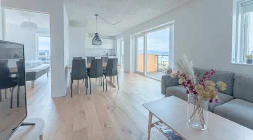 ニュー / スタニング シー ビュー / ライト / 3 ベドルーム - 4つ星