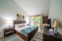 Magnificent Newly Renovated TBay Golf Course Condo