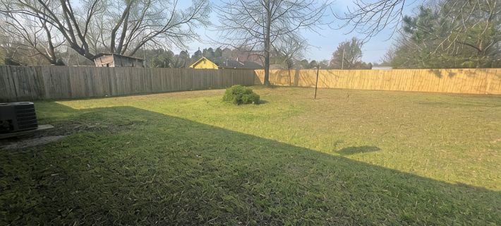 Spacious 4-bedroom house in Columbus with privacy fence situated in the county! Hotels in Lowndes County