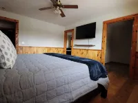 Cozy 3-bedroom cabin in charming Crosslake with WiFi and AC Hotels in Crosslake