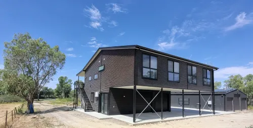 Large home on the water with boat ramp and jetty - 무료 와이파이