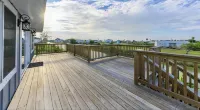 Charming canal front 3-bedroom house with WiFi, AC in tranquil Rockport.