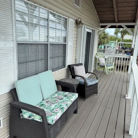 Waterfront -Beautiful sunsets, great fishing, scalloping & bird watching