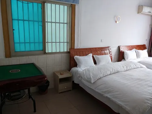 Yiyang Family Hotel