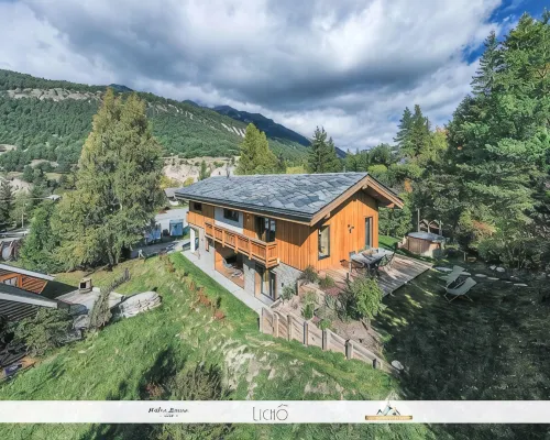 Veliski-Lodge, a chalet for rent in Haute-Maurienne Hotels in Bramans