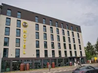 بي آند بي هوتل كولن سيتي Hotels near محطة مترو لاينديكر شتراسه