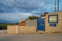House with sea view. Family-friendly.