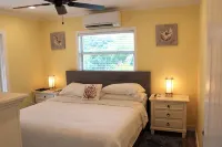 Tropical 5BR Paradise,  Private Pool, Hot Tub, Canal Access – Sleeps 12 - Wifi