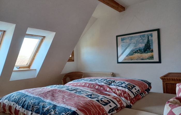 Quietly located holiday home with a natural garden, 500m from the lake and the forest