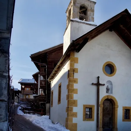 HAUTE-NENDAZ VILLAGE: LARCH 1898 4-STOREY/4-ROOM/6-PERSON CHALET/PARKING.