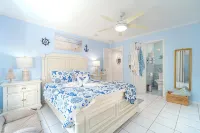 Relaxing Marathon Keys Home, Bikes & Beach Gear Included Near Sombrero Beach
