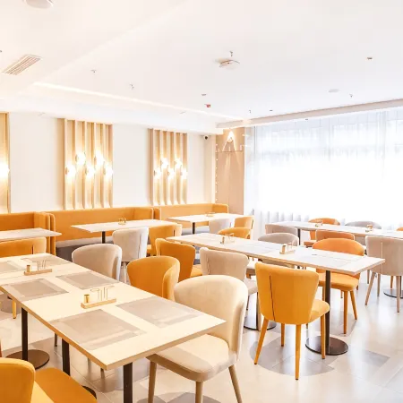 Jinjiang Hotel (Chengde Xinglong Cultural Square)