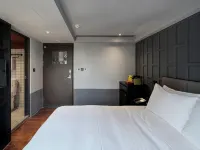 RedDot Hotel