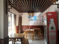 Asbestos Red Dream Inn - فطور