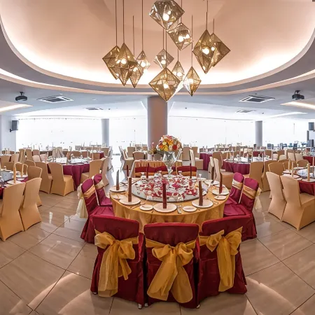 V8 Hotel Johor Bahru Отели рядом с достопримечательностью «Торговый центр Перлинг»