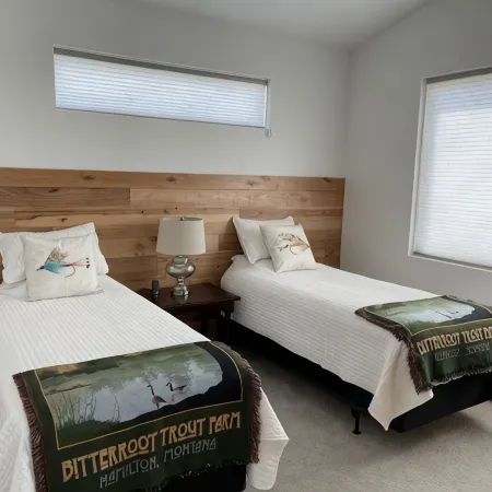Spectacular 2BR house with view of Bitterroot Mountains.