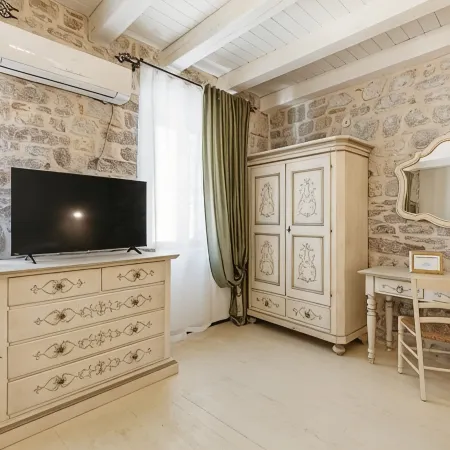Apartments Leo