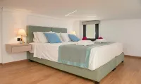 Southside Beach Suites - balcony