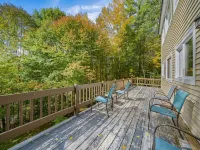 Hot Tub + Pool Table + Resort Access + Fast Wifi Hotels in Campton