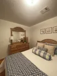 Waterfront cabin on Lake Martin near restaurants, golf and, AU football - Chalets
