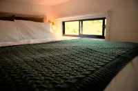 Kookaburra's Perch Tiny House. Secluded, Peaceful and Dog Friendly. - Wi-Fi