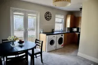 Stunning city centre 3 bedroom house - Queens Quarter Belfast - Bungalows