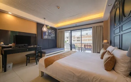 The Old Phuket - Karon Beach Resort