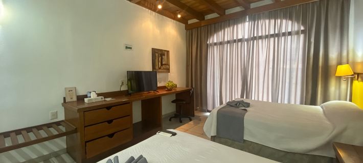 โรงแรมเปซเวลามันซานิโย โรงแรมในมานซานีโย