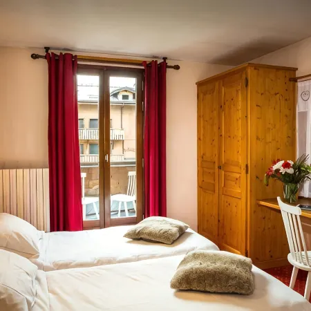 Chalet Hotel Régina Отели в г. Ле Же