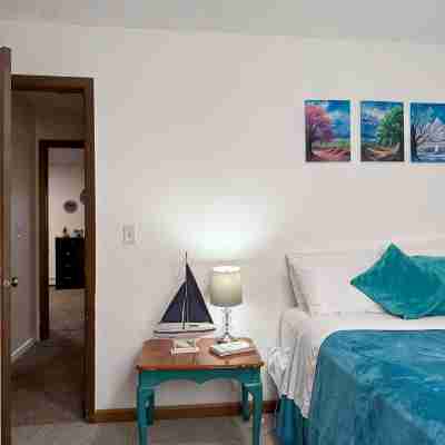 Sunny Townhouse Near Costco & Dimond Mall Rooms