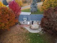 Country Caledon Charm your private oasis, your home away from home.