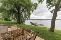 Stunning Eagle Lake - Newly Renovated Cabin