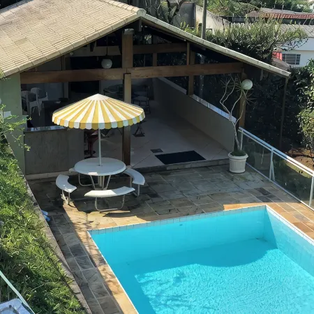 COZY HOUSE WITH POOL AND COMPLETE LEISURE.