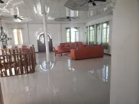 Charming Modern House In Residential Providence Hot-W/Wi-Fi/AC, Live/Secure Cam - Kitchens