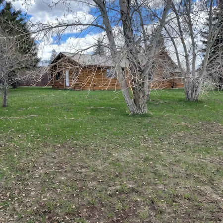 Charming 3-bedroom cabin in Victor only 25 miles from Jackson Hole, pet friendly