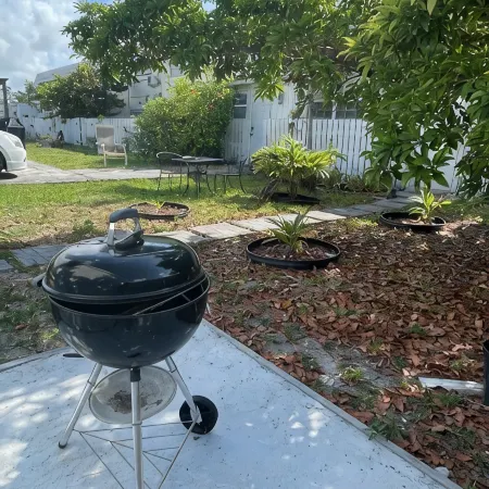 Vacation Lovers Blue Water Paradise: 2-bedroom condo with AC, WiFi in Freeport
