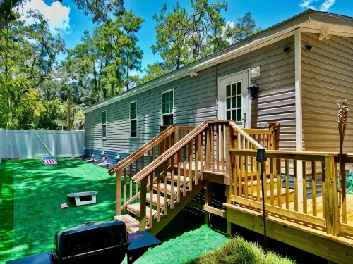 Saltwater Pool + Fire Pit Nights , Weeki Wachee - Pool