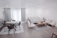 Spotless & Cozy Renovated Loft. Comfort & Convenience in Lake View, NY.
