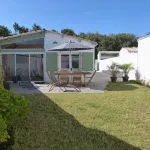 Vacation Home in La Flotte en Ré : 90m², 3 Bedrooms and Private Garden - 무료 와이파이