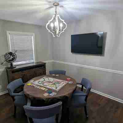 3-bedroom house in fabulous Louisville with WiFi, AC, workspace and pool! Fitness & Recreational Facilities