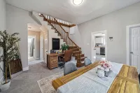 Wichita Getaway • Popcorn • Fast Wi-Fi & free Coffee bar - Bungalows