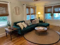 Charming 2-bedroom water oriented cottage with water access