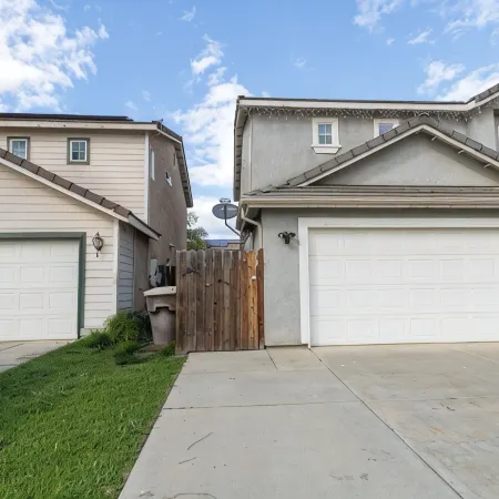 Spacious Modern Studio with a private entrance nearby Sequoia N Park